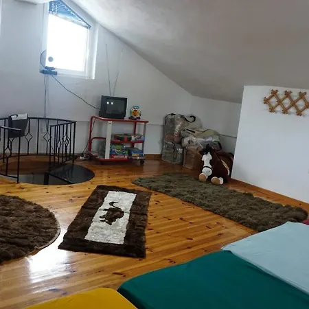 Chalet Gini Vinis Samarina