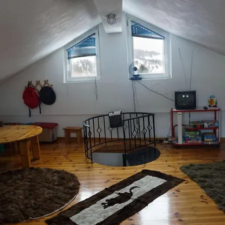 Gini Vinis Chalet Samarina
